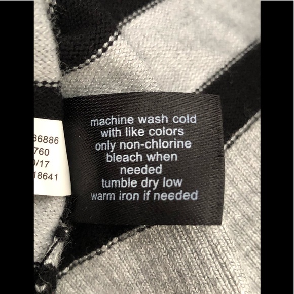 Lane Bryant Gray Black Striped Long Bell Sleeve Boat Neck Sweater size 18/20 - Picture 10 of 12